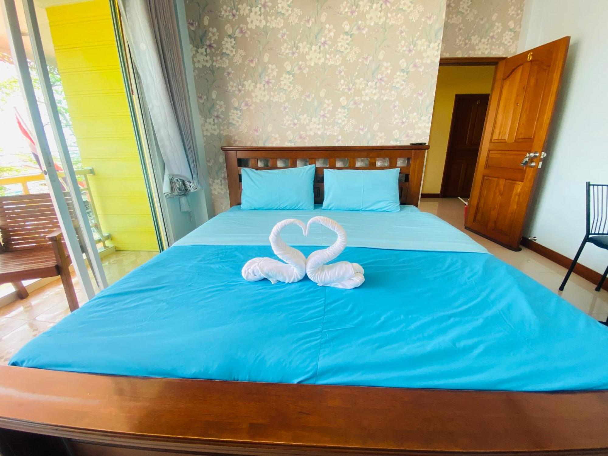 Rak Ban Kerd House Hotel Ko Si Chang Luaran gambar