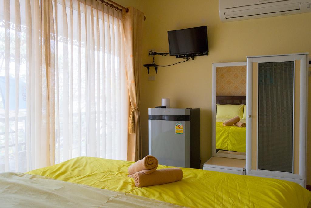 Rak Ban Kerd House Hotel Ko Si Chang Bilik gambar