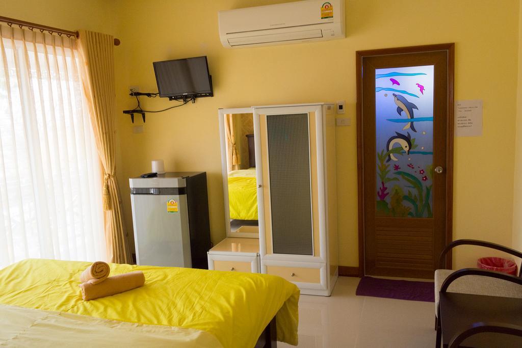 Rak Ban Kerd House Hotel Ko Si Chang Bilik gambar