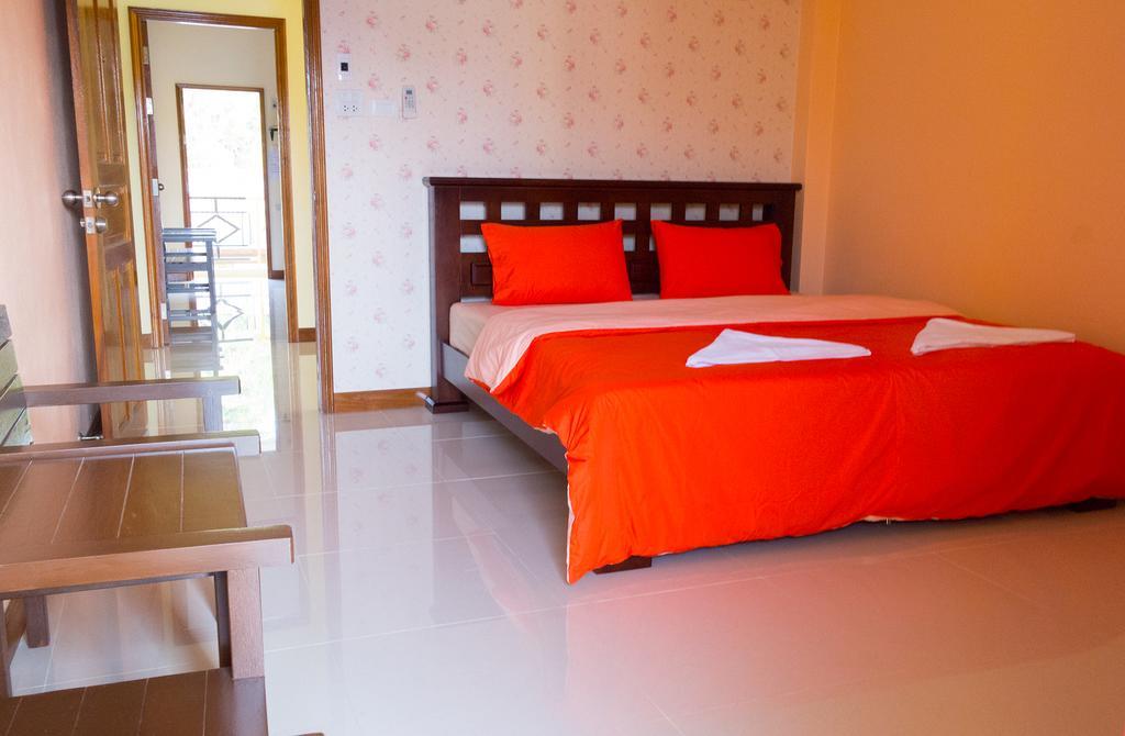 Rak Ban Kerd House Hotel Ko Si Chang Bilik gambar